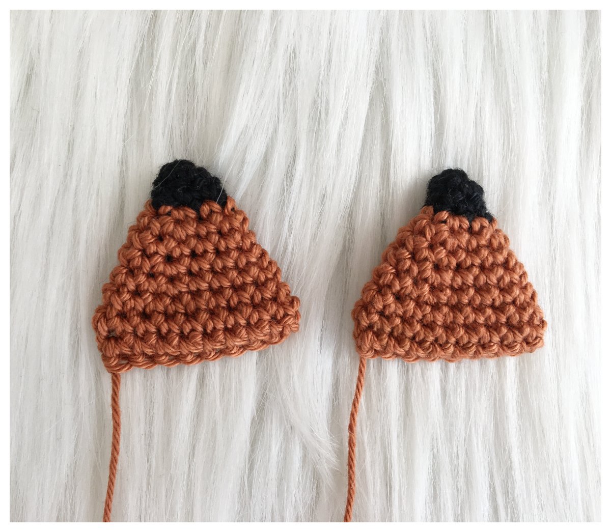 Blog-Inhaltsbild für 'Fuchspaar, kostenlose Häkelanleitung'